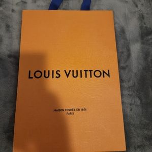Louis Vuitton paper shopper